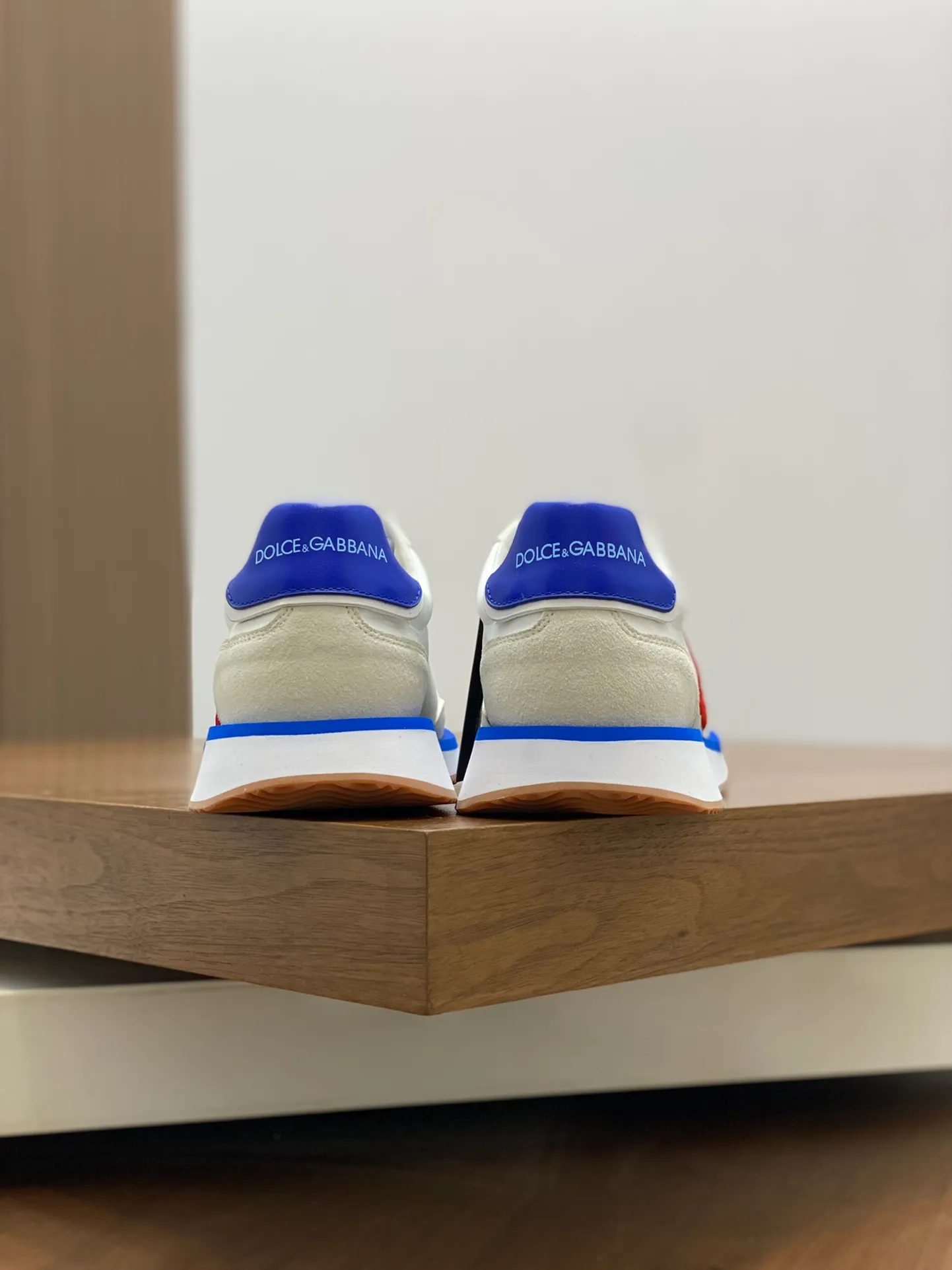 Men's Men's Shoes💰440【New Style】🐝🐝DG••New••Dolce&G*_dgDolce&G*_dgDolce & G*_dg 2024 Early Spring New Men's Lace-up Leather Casual Sports Shoes Made of imported suede cowhide spliced ​​with waterproof fabric, mixed and matched color design, a fashionable and energetic sports shoe that easily meets the needs of modern dressing and highlights the contemporary lifestyle style. The foot is fully lined with cowhide for greater comfort. The tongue and heel are decorated with logos. It is equipped with a rubber outsole. The heel and toe are wrapped to further protect our feet. It is a model worth buying! Size: 39-44 (customized at 38.45)